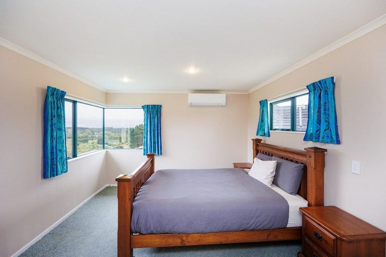 Photo of property in 140 Pacific Drive, Fitzherbert, Palmerston North, 4410