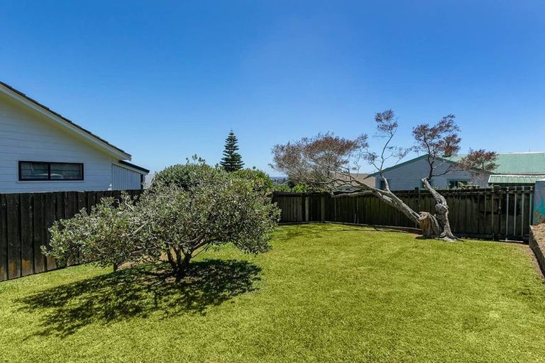 Photo of property in 91 Sunnyside Road, Sunnyvale, Auckland, 0612