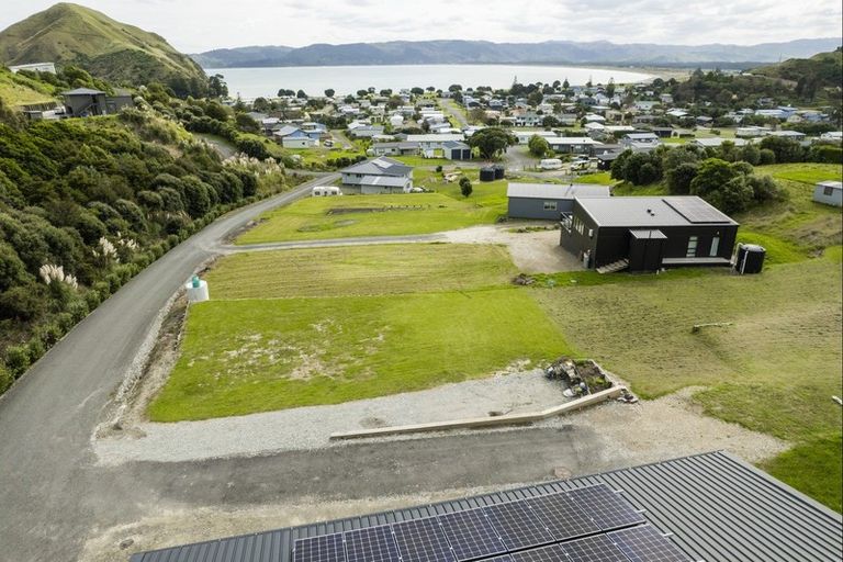 Photo of property in 15 Seaview Drive, Mahia, 4198