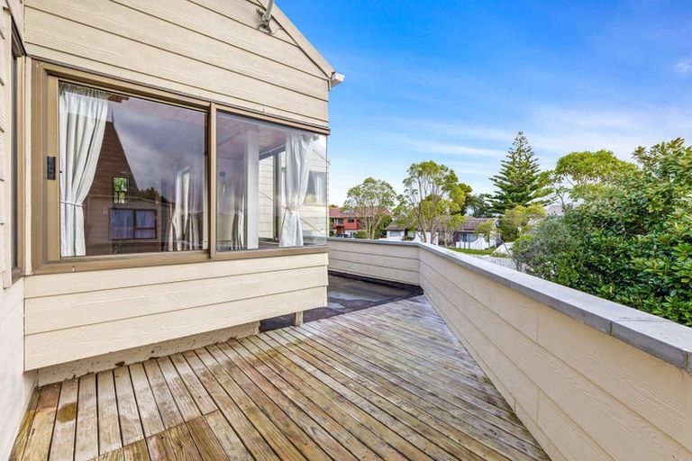 Photo of property in 41 Kennedy Avenue, Forrest Hill, Auckland, 0620