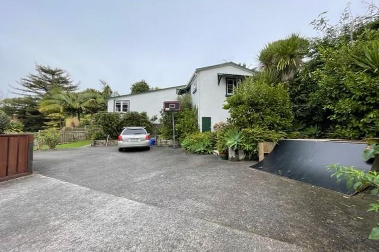 Photo of property in 38 Hythe Terrace, Mairangi Bay, Auckland, 0630