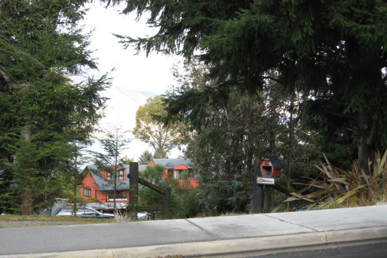 Photo of property in 81 Arawata Terrace, Sunshine Bay, Queenstown, 9300