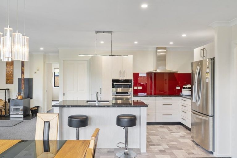 Photo of property in 18 Feist Street, Carterton, 5713