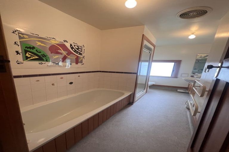 Photo of property in 2/1 Hay Street, Oriental Bay, Wellington, 6011