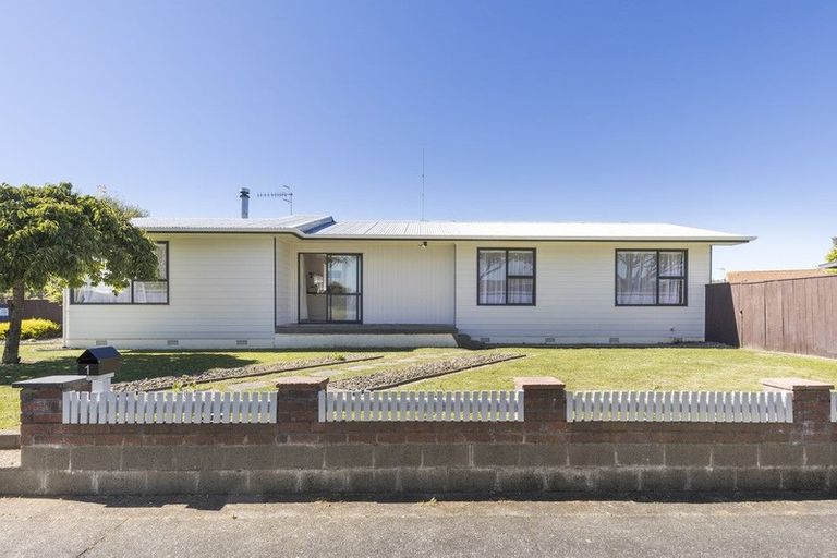 Photo of property in 1 Wyndham Street, Awapuni, Palmerston North, 4412