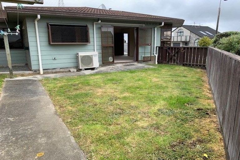 Photo of property in 6a Northwood Close, Woodridge, Wellington, 6037