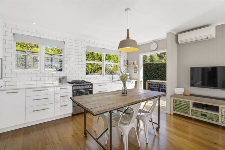 Photo of property in 3 Catrina Avenue, Birkenhead, Auckland, 0626