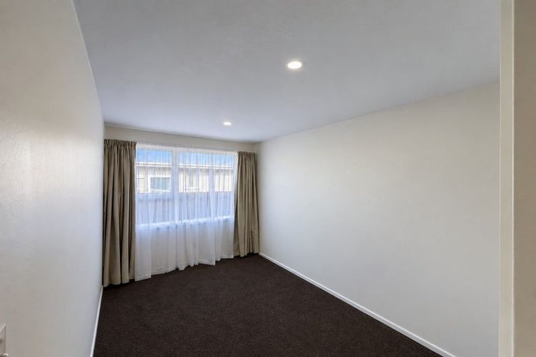 Photo of property in 2/16 Division Street, Riccarton, Christchurch, 8041