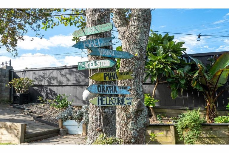 Photo of property in 3 Bangla Place, Massey, Auckland, 0614