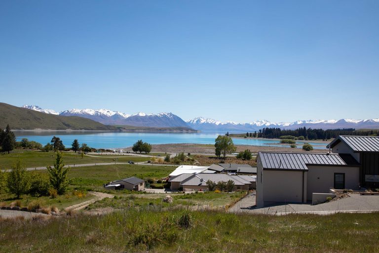 Photo of property in 16 Rankin Rise, Lake Tekapo, 7999