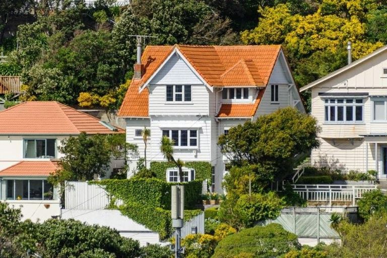 Photo of property in 17 Saint Michaels Crescent, Kelburn, Wellington, 6012