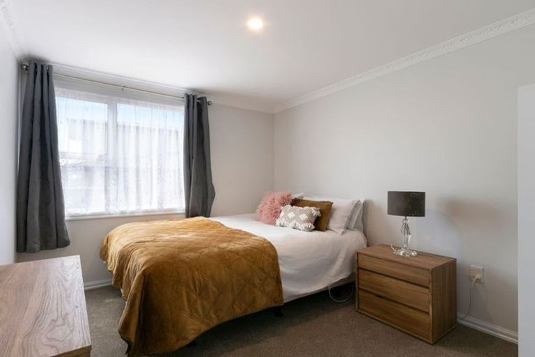 Photo of property in 2/35 Leighton Avenue, Waiwhetu, Lower Hutt, 5010