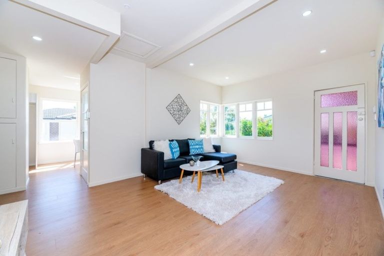 Photo of property in 30 Koromiko Street, New Lynn, Auckland, 0600