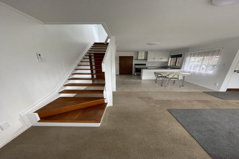 Photo of property in 1/4 Landseer Place, Blockhouse Bay, Auckland, 0600