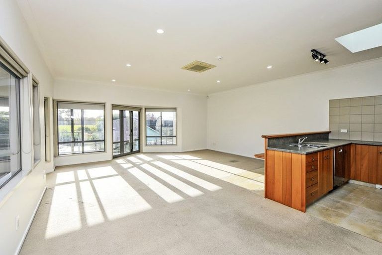 Photo of property in 1/19 Havelock Road, Havelock North, 4130