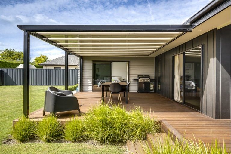 Photo of property in 16 Napier Street, Jervoistown, Napier, 4112