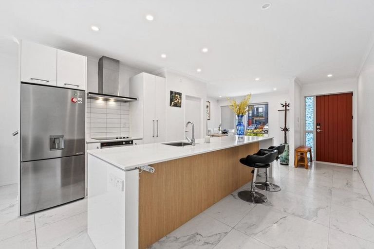 Photo of property in 53 Glidepath Road, Hobsonville, Auckland, 0616