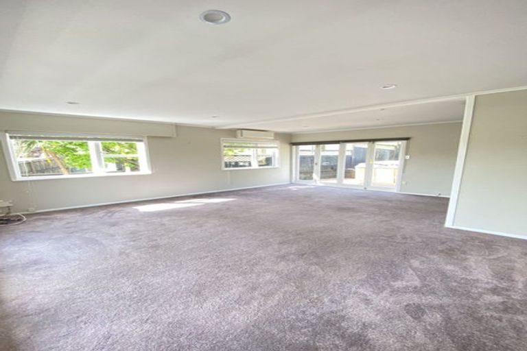 Photo of property in 1/50 Glencoe Road, Browns Bay, Auckland, 0630
