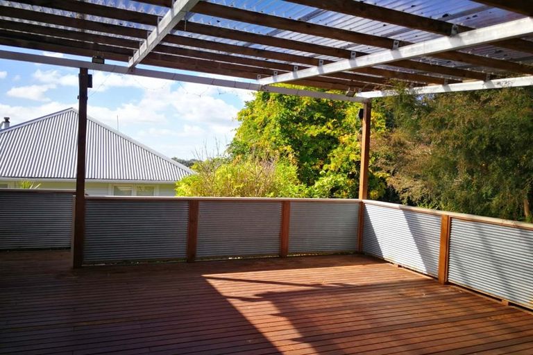 Photo of property in 10 Barron Drive, Green Bay, Auckland, 0604