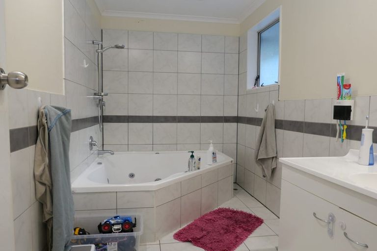 Photo of property in 51 Ruahine Street, Paraparaumu, 5032