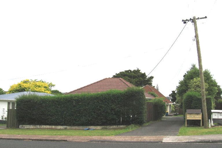 Photo of property in 2/72 Hillcrest Avenue, Hillcrest, Auckland, 0627