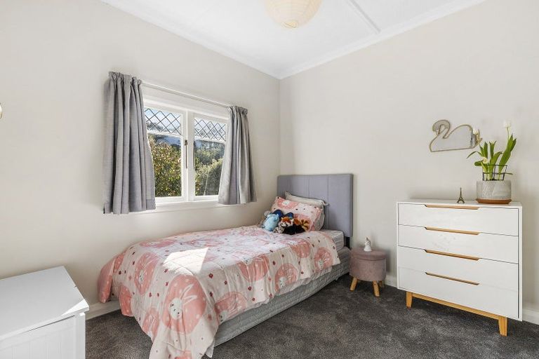 Photo of property in 8 Friend Street, Karori, Wellington, 6012