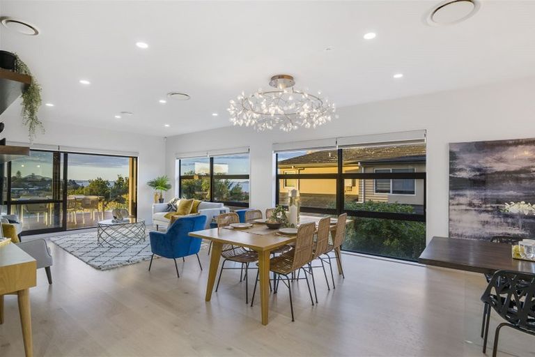 Photo of property in 102b Mellons Bay Road, Mellons Bay, Auckland, 2014