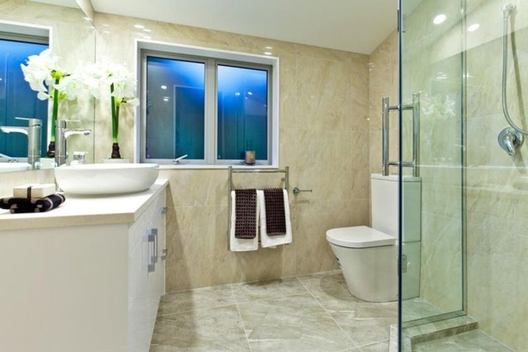 Photo of property in 1b Rae Road, Campbells Bay, Auckland, 0620