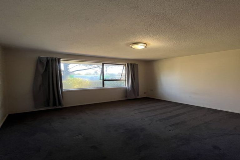 Photo of property in 1/2 Lodge Place, Ilam, Christchurch, 8041