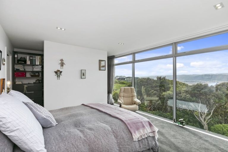 Photo of property in 25 Cromwell Point, Newlands, Wellington, 6037