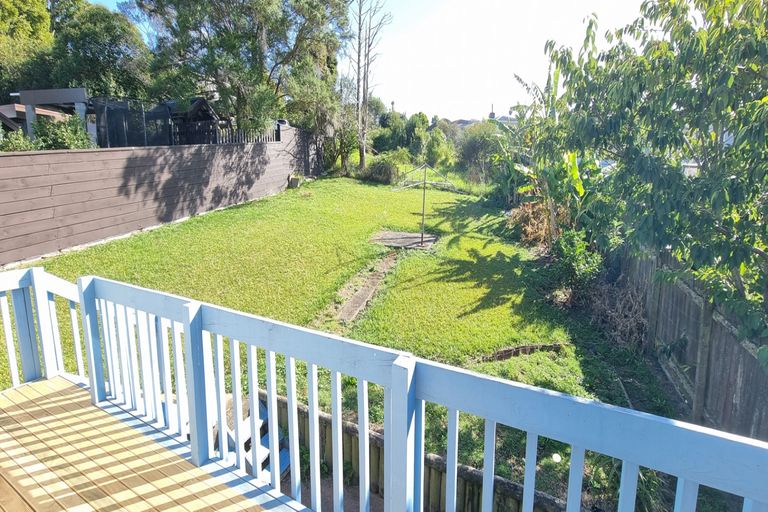 Photo of property in 36 Sheridan Drive, New Lynn, Auckland, 0600