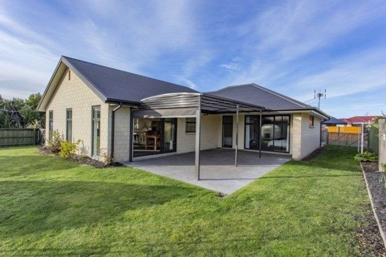 Photo of property in 35 Riverview Road, Rangiora, 7400