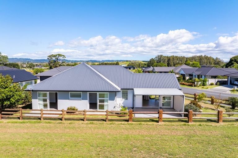 Photo of property in 1 Kermadec Crescent, Waipu, 0510