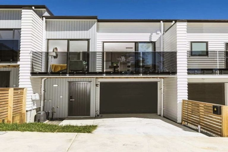 Photo of property in 19 Korokio Lane, Henderson, Auckland, 0612