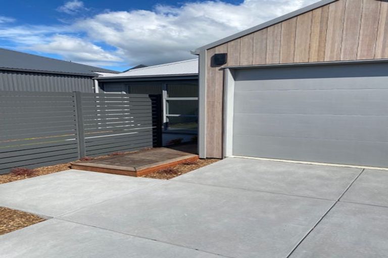 Photo of property in 70 River Stone Drive, Halswell, Christchurch, 8025