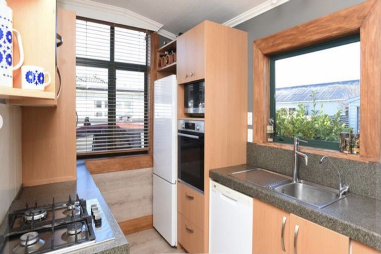 Photo of property in 18 Albert Street, Winton, 9720