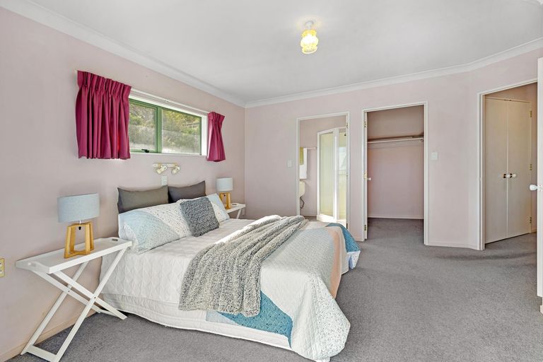 Photo of property in 30a Wainui Road, Raglan, 3225