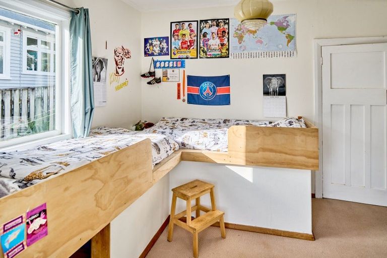 Photo of property in 9 Totara Street, Eastbourne, Lower Hutt, 5013