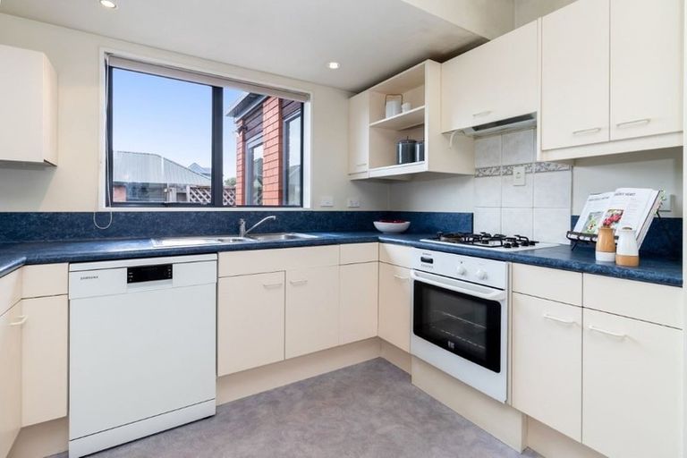 Photo of property in 1/27 Cardigan Bay Place, Addington, Christchurch, 8024