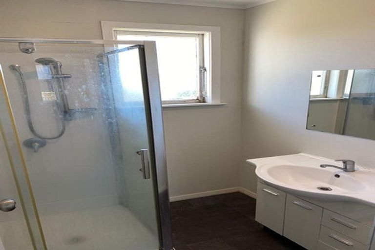 Photo of property in 39 Baylands Drive, Newlands, Wellington, 6037