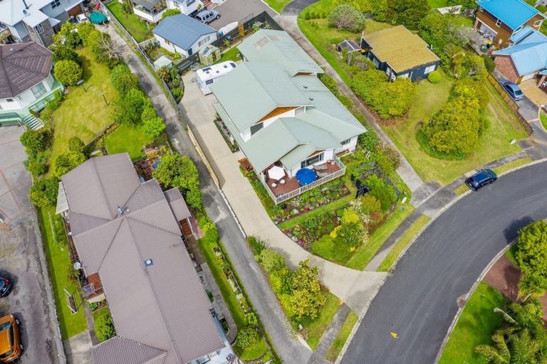 Photo of property in 117 Bruce Wallace Place, Whangamata, 3620