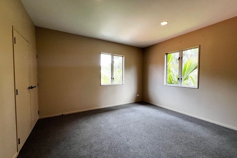 Photo of property in 14 Daldys Bush Lane, Bayview, Auckland, 0629