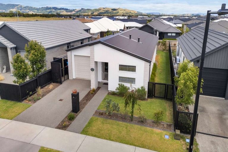 Photo of property in 12 Empire Crescent, Papamoa, 3118