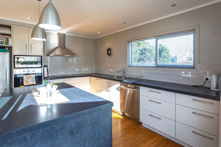 Photo of property in 103a Seaview Road, Whangamata, 3620