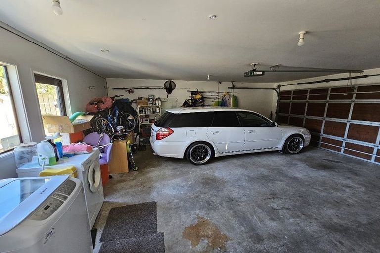 Photo of property in 1 Ridley Green, Churton Park, Wellington, 6037