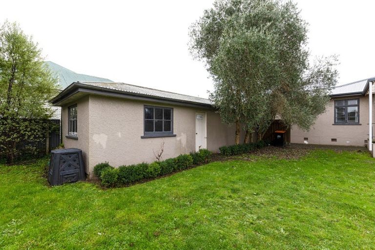 Photo of property in 16 Ihle Street, Terrace End, Palmerston North, 4410