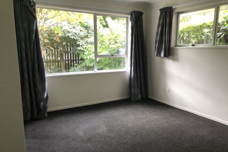 Photo of property in 17 Witbrock Crescent, Burnside, Christchurch, 8053