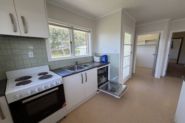 Photo of property in 15 Diana Drive, Glenfield, Auckland, 0627