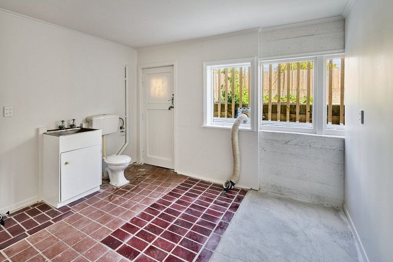 Photo of property in 35 Allen Terrace, Tawa, Wellington, 5028