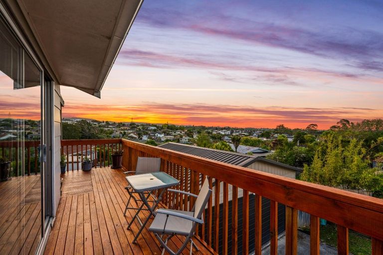 Photo of property in 11 Seakens Way, Glen Eden, Auckland, 0602